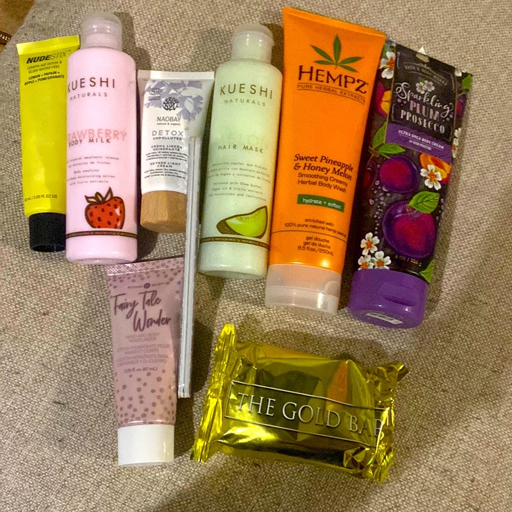 never been used , there is lotions , hair mask , body milk , face mask !